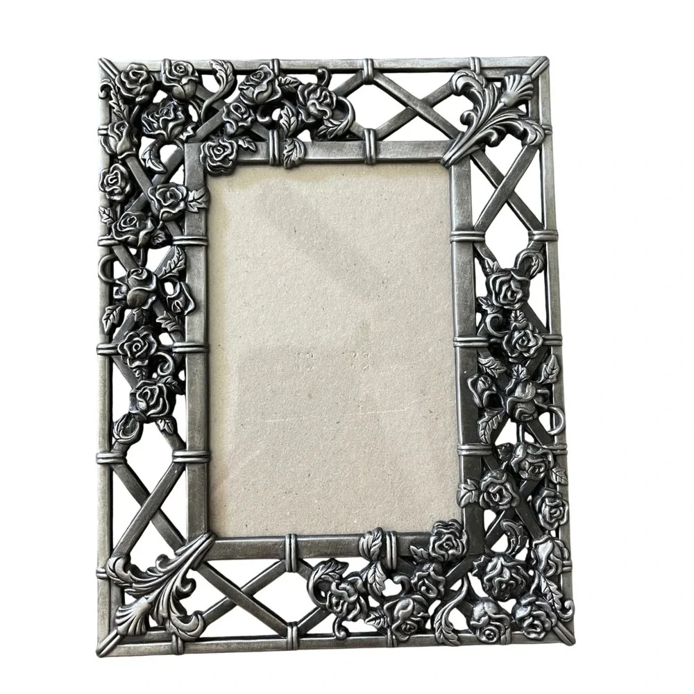 Vtg silver Mid Century Modern 3.5x5 Picture Frame Ornate Etched flower filigree